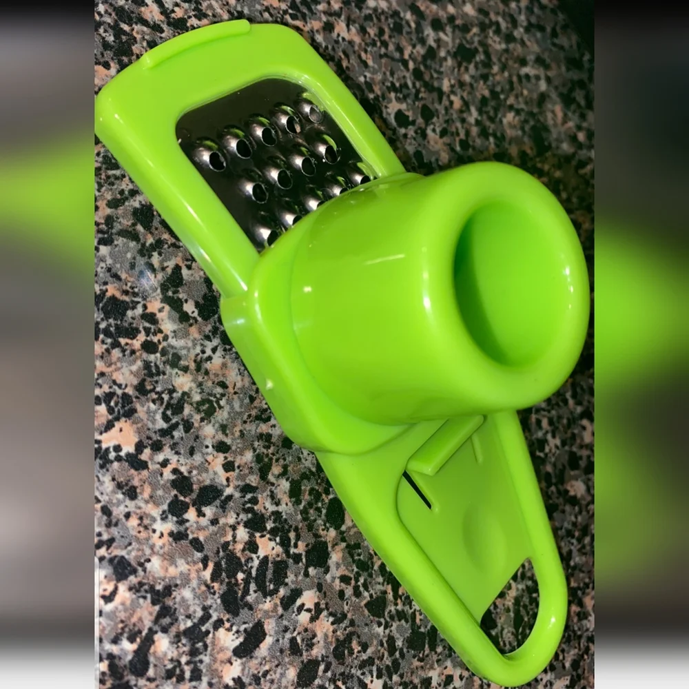 - New Green Garlic Grinder
